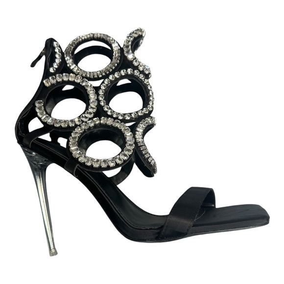 AZALEA WANG CIRCLE OF DIAMONDS STILETTO SANDAL IN BLACK. SZ: 8.5 - Picture 4 of 14